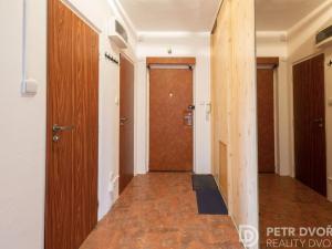 Pronájem bytu 2+1, Praha - Malešice, Ovčárská, 55 m2