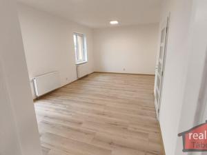Prodej bytu 2+kk, Nupaky, Nupacká, 62 m2