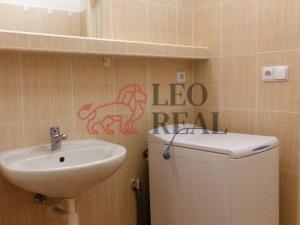 Pronájem bytu 1+1, Praha - Holešovice, Veverkova, 42 m2