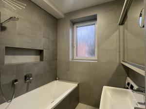 Pronájem bytu 3+kk, Zlín, Obeciny VII, 80 m2