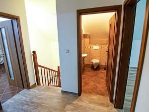Pronájem rodinného domu, Šestajovice, Šeříková, 155 m2