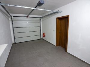 Pronájem rodinného domu, Šestajovice, Šeříková, 155 m2