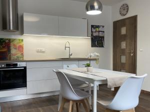 Prodej bytu 3+kk, Olomouc - Nedvězí, Jilemnického, 72 m2