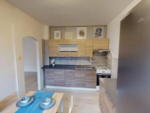 Prodej bytu 2+1, Kopřivnice, I. Šustaly, 58 m2