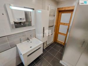 Prodej bytu 2+1, Cheb, Májová, 80 m2