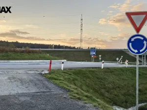 Prodej komerčního pozemku, Roudné, 37224 m2