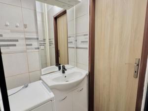 Pronájem bytu 2+1, Teplice, Buzulucká, 54 m2