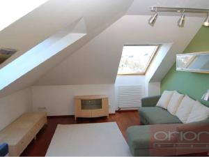 Pronájem bytu 4+1, Praha - Bubeneč, Pod kaštany, 211 m2