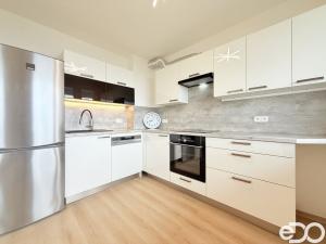 Pronájem bytu 3+kk, Praha, Vysočanská, 63 m2