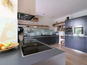 Prodej rodinného domu, Praha - Dolní Chabry, Počeradská, 332 m2