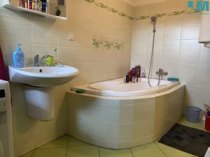 Pronájem bytu 2+1, Suchdol nad Odrou, Komenského, 52 m2