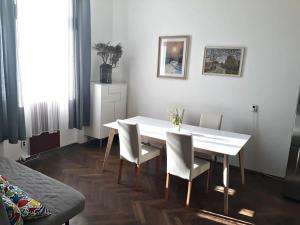 Pronájem bytu 2+kk, Praha - Karlín, Prvního pluku, 78 m2