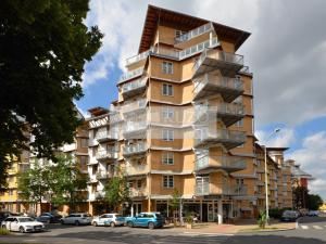 Pronájem bytu 4+1, Praha, Na okraji, 130 m2