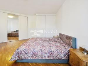 Pronájem bytu 4+1, Praha, Na okraji, 130 m2