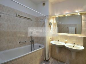 Pronájem bytu 4+1, Praha, Na okraji, 130 m2