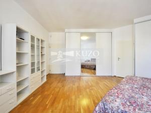 Pronájem bytu 4+1, Praha, Na okraji, 130 m2