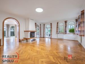 Pronájem vily, Dolní Břežany, V Zahradách, 369 m2