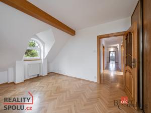 Pronájem vily, Dolní Břežany, V Zahradách, 369 m2