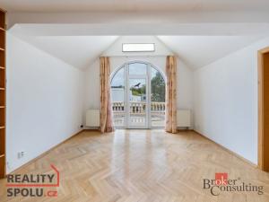 Pronájem vily, Dolní Břežany, V Zahradách, 369 m2