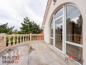 Pronájem vily, Dolní Břežany, V Zahradách, 369 m2