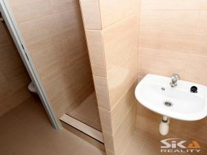 Pronájem komerční nemovitosti, Louny, Kosmonautů, 143 m2