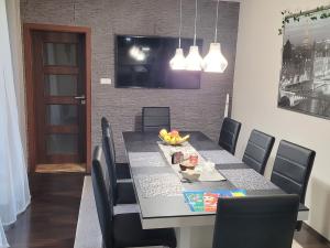 Prodej rodinného domu, Neumětely, V Chaloupkách, 348 m2