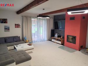 Prodej rodinného domu, Neumětely, V Chaloupkách, 348 m2