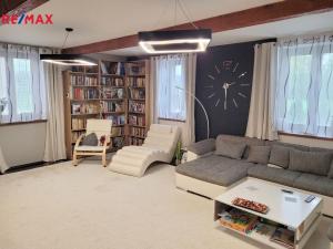 Prodej rodinného domu, Neumětely, V Chaloupkách, 348 m2