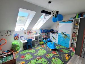 Prodej rodinného domu, Neumětely, V Chaloupkách, 348 m2