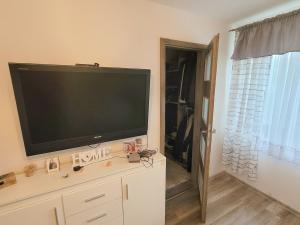 Prodej rodinného domu, Neumětely, V Chaloupkách, 348 m2