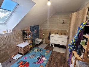 Prodej rodinného domu, Neumětely, V Chaloupkách, 348 m2