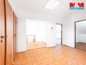 Prodej obchodního prostoru, Velká nad Veličkou, 187 m2