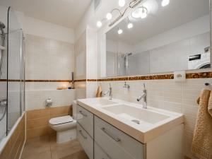 Prodej bytu 4+kk, Praha - Libeň, Nad Okrouhlíkem, 94 m2