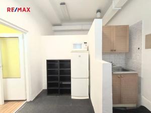 Pronájem kanceláře, Praha - Kobylisy, Horňátecká, 61 m2