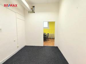 Pronájem kanceláře, Praha - Kobylisy, Horňátecká, 61 m2