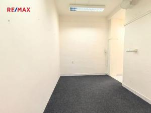 Pronájem kanceláře, Praha - Kobylisy, Horňátecká, 61 m2