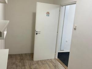 Pronájem kanceláře, Pardubice - Polabiny, Lonkova, 23 m2