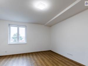 Prodej bytu 1+kk, Praha - Kobylisy, Javorová, 29 m2