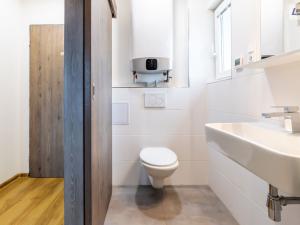 Prodej bytu 1+kk, Praha - Kobylisy, Javorová, 29 m2