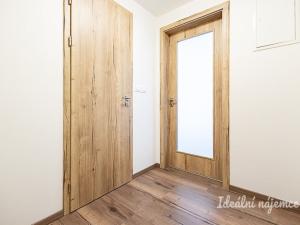 Pronájem bytu 1+kk, Praha - Vysočany, Kolbenova, 33 m2