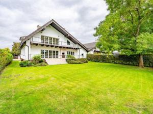 Pronájem kanceláře, Průhonice, Sadová, 350 m2