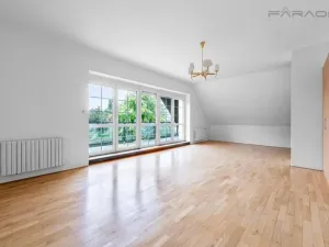 Pronájem kanceláře, Průhonice, Sadová, 350 m2