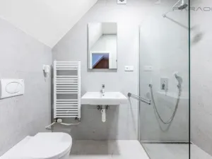 Pronájem kanceláře, Průhonice, Sadová, 350 m2