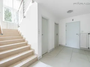 Pronájem kanceláře, Průhonice, Sadová, 350 m2