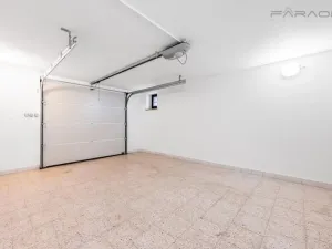 Pronájem kanceláře, Průhonice, Sadová, 350 m2