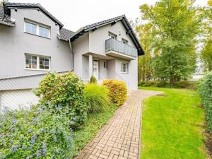 Pronájem kanceláře, Průhonice, Pod Valem II., 300 m2