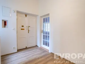 Prodej bytu 4+1, Praha - Holešovice, Veletržní, 101 m2