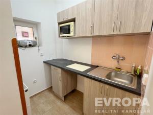 Pronájem obchodního prostoru, Havlíčkův Brod, Kyjovská, 90 m2