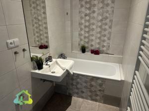 Pronájem bytu 2+kk, Praha - Vršovice, Holandská, 38 m2