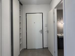 Pronájem bytu 2+kk, Praha, Milánská, 60 m2